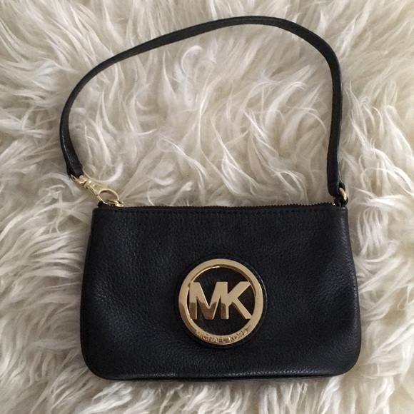 MK wristlet - Picture 1 of 7
